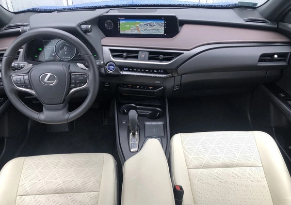 Lexus UX cena 205900 przebieg: 18000, rok produkcji 2022 z Ciężkowice małe 596
